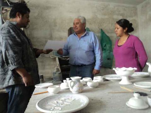 El Fomtlax entrega créditos a microempresarios: Silvestre Velázquez imagen 2