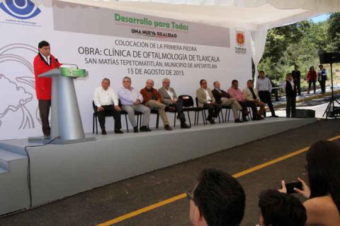 Colocan primera piedra de la clínica de oftalmología "Conde de Valenciana" imagen 3