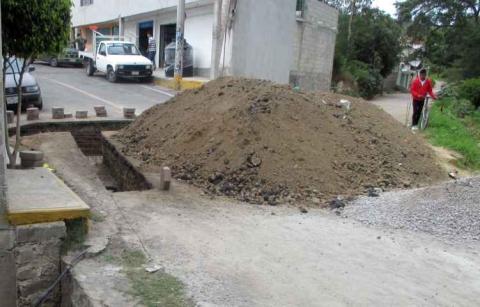 Construye Ayto. de Tlaxcala alcantarilla pluvial en Cuahutelulpan imagen 2