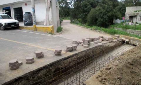 Construye Ayto. de Tlaxcala alcantarilla pluvial en Cuahutelulpan imagen 3