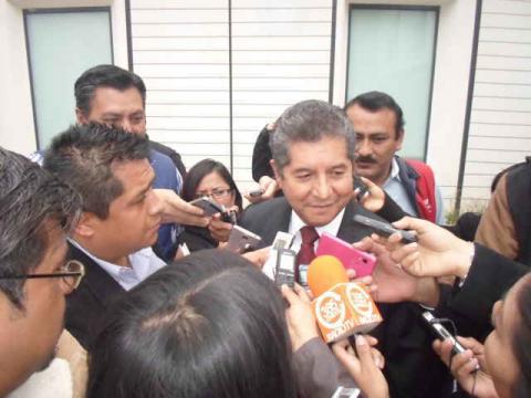 Evade Javier Vázquez responder sobre nuevas basificaciones