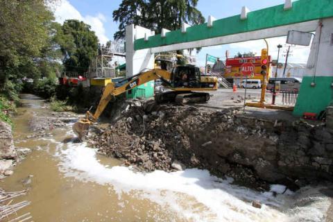 Inician trabajos para construir nuevo puente de acceso a la Unidad Santacruz imagen 1