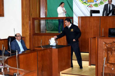 Designan Presidente de Comisión Permanente en el Congreso imagen 3