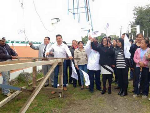 Inicia colocación de techumbre de telesecundaria en Tepeyanco imagen 2