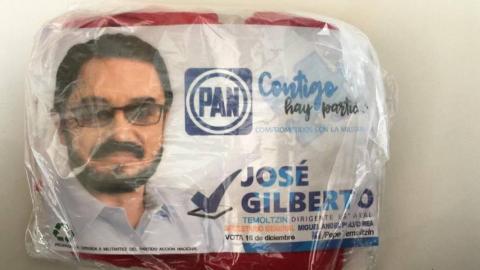 Con cobijas y dinero en efectivo pretende Pepe Temoltzin ganar Dirigencia del PAN