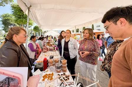 Se realiza con éxito expo venta “Mujeres Emprendiendo por Huamantla” imagen 2