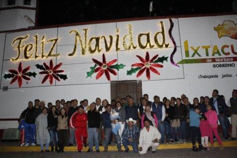Con el encendido del Árbol de Navidad sirva para que reflexionemos: alcalde imagen 3