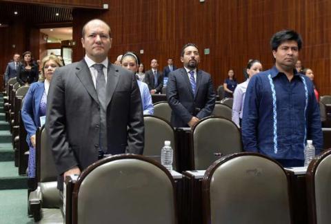 Presenta Juan Corral iniciativa para que alcaldes profesionalicen a su personal imagen 1