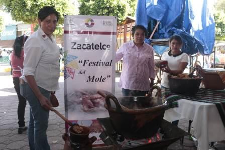 Disfrutan cientos de familia el Festival del Mole en Tlaxcala La Feria 2018 imagen 3