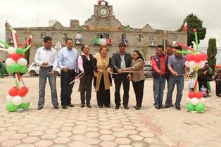 Alcalde mejora imagen de la explanada cívica municipal