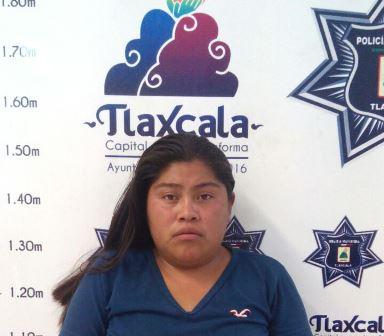 Detienen a presunta fardera en centro comercial capitalino