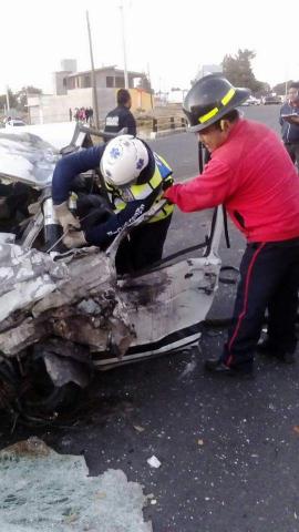 Encontronazo en la Apizaco- Tlaxco deja dos muertos imagen 3