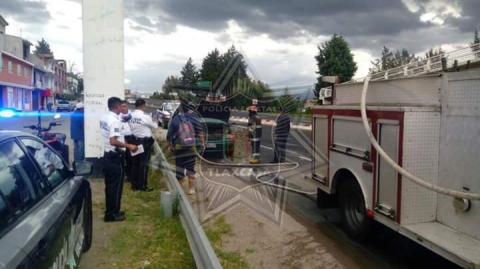 Se incendia camioneta en Tizatlán imagen 2