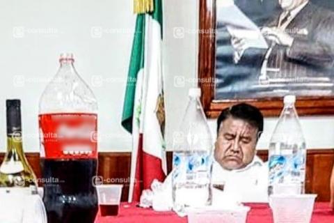 Alcalde borrachín dispuesto a reventar un conflicto social en Tlatelulco