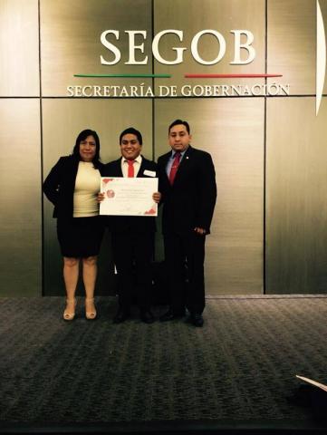 En un hecho sin precedentes reconocen al alcalde de Tequexquitla imagen 3