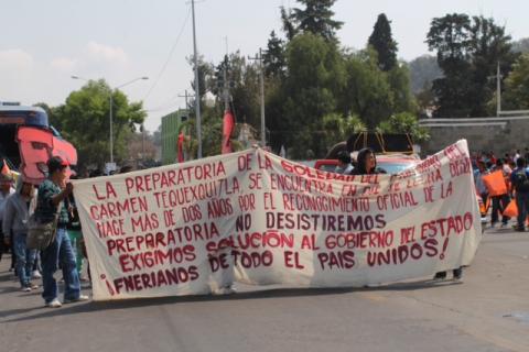 Marchan otra vez estudiantes de la Fnerrr