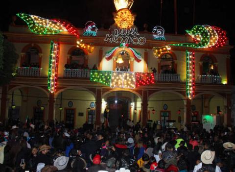 Realiza gobierno municipal de Calpulalpan exitosos festejos patrios imagen 2