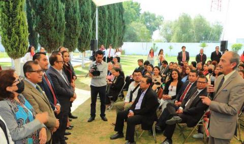 Rector de la UATx aquilata mérito de docentes universitarios imagen 7