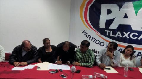 Firma PRI convenio con líderes patito del PAC