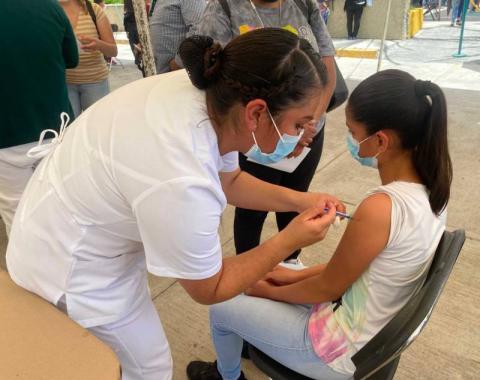 Aplicó IMSS Tlaxcala 9 mil 440 de primera dosis contra COVID-19 a menores entre 5 a 11 años de edad, en Apizaco imagen 3