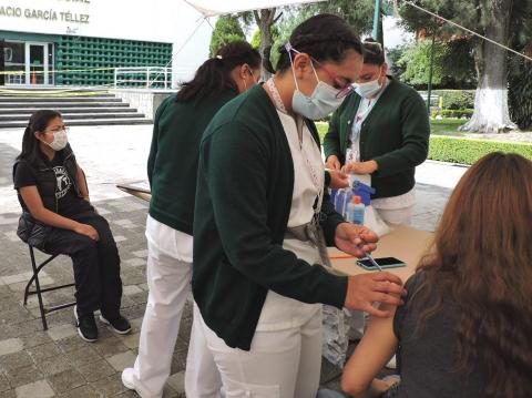 Participa IMSS Tlaxcala en vacunación contra COVID-19 a médicos del sector privado imagen 1