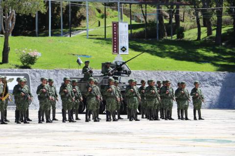 Presencia Vázquez Rodríguez despedida del comandante de la 23 zona militar
