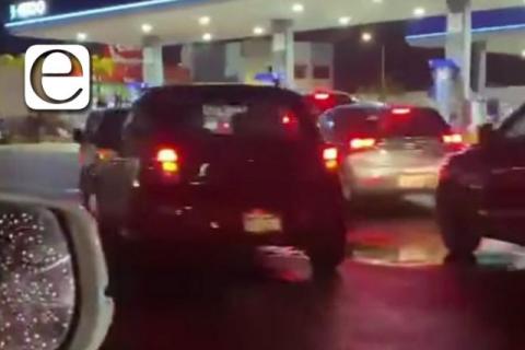 Como mendigos tratan a maestros y los compran con gasolina imagen 2