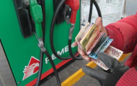 Apizaquenses protestan contra el alza a los combustibles imagen 4