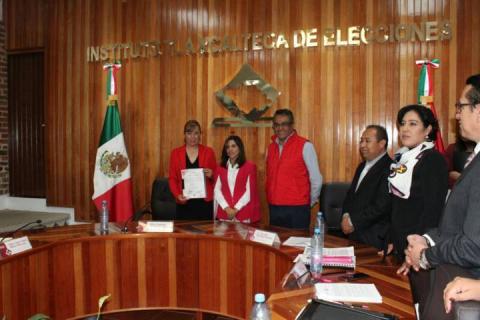 Recibe Zonia Montiel constancia como diputada local por el PRI imagen 5