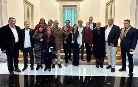 Morena pidió a gobernadores trato parejo para aspirantes presidenciables