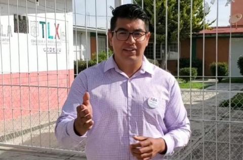 Alcalde de Tecopilco promueve valores, pero lo acusan de golpear a su esposa