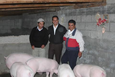 Gestiona "Fundación a Favor de México" más de 500 mil pesos para productores imagen 3
