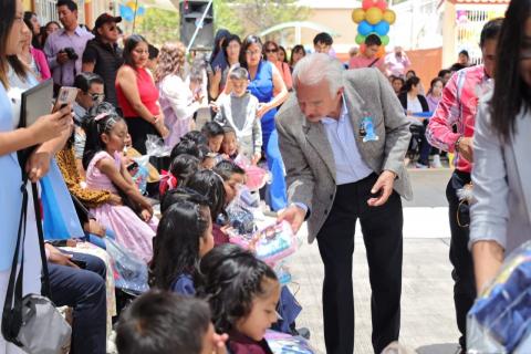 Apadrina Gustavo Jiménez generación 2021 - 2023 de un jardín de niños