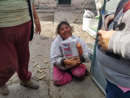 Con despensas se apoya la economía familiar en Hueyotlipan imagen 1