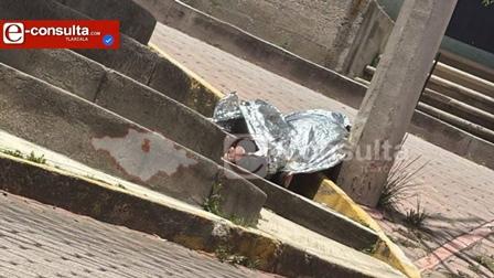 Horror en Apetatitlán, encuentran muerto a hombre en la calle