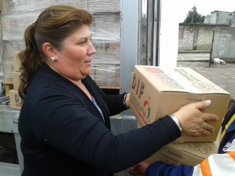 Entrega DIF municipal de Huamantla despensas imagen 2
