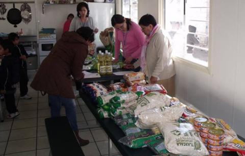 Entrega DIF municipal de Huamantla despensas imagen 3
