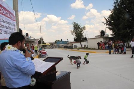 León Garfias mejora imagen urbana de la comunidad López Mateo imagen 2