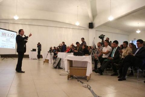 Humberto Macías gana con soluciones el foro de candidatos a diputados federales