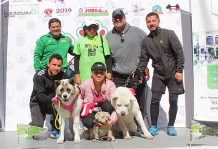 Más de 200 mascotas participan en Huellitas Acción