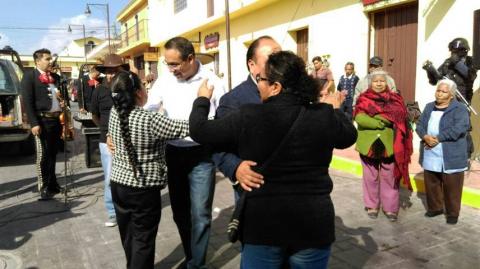 Inaugura alcalde de Ixtenco corredor comercial imagen 4