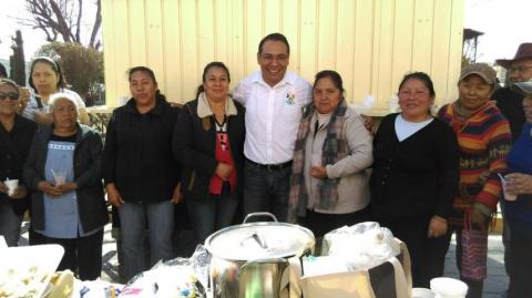 Inaugura alcalde de Ixtenco corredor comercial imagen 6