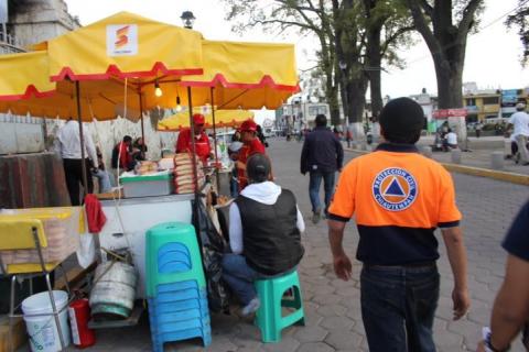 Protección Civil de Chiautempan verifica medidas de seguridad en Comercio Informal imagen 2