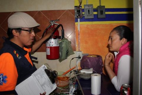 Protección Civil de Chiautempan verifica medidas de seguridad en Comercio Informal imagen 3