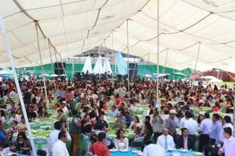 Asisten más de 2 mil personas a festival de las paellas imagen 3