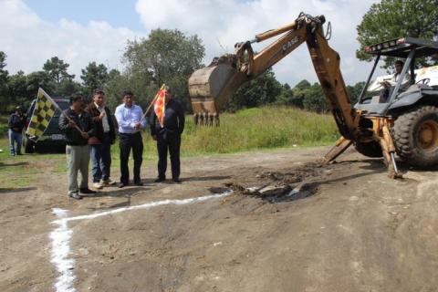 Inician trabajos de drenaje sanitario en Xochieteotla y Muñoztla imagen 4