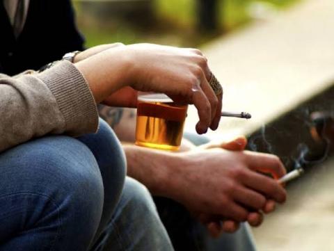 En la capital venden bebidas embriagantes a pocos metros de la secundaria Juárez