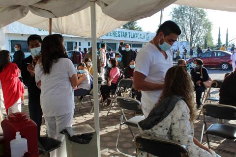 Vacunas PFIZER y ABDALA contra covid-19 son seguras: COFEPRIS
