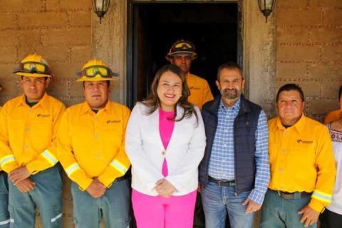 Reconoce Blanca Angulo valor y generosidad de gente de Tepatlaxco para cuidar la Malinche imagen 2