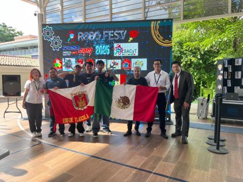 Estudiantes del CECyTE-EMSAD Tlaxcala destacan en Robofest 2025; obtienen primeros lugares imagen 1